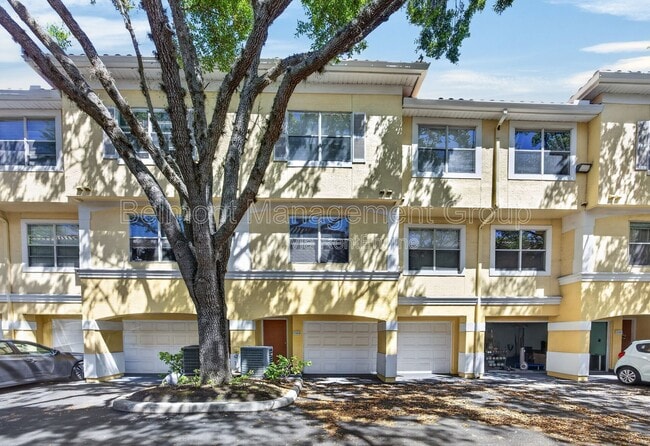 Building Photo - 2444 Legacy Lake Dr