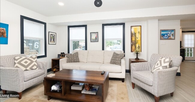 View of outside backyard - 8 Alveston St Unit 1