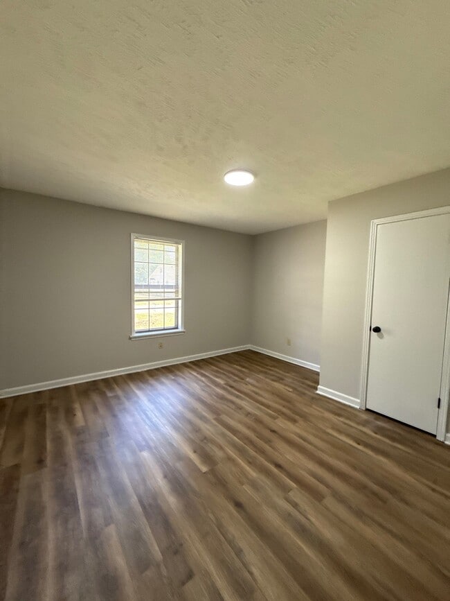 Photo - 319 N Bond Ave