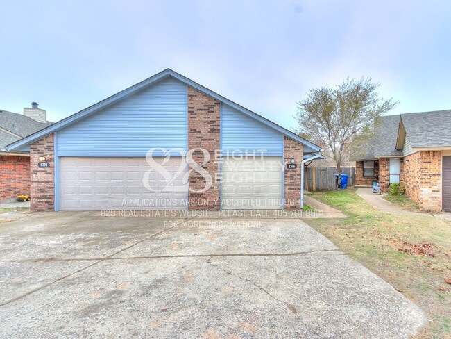 Photo - Now Touring & Available for Move in! 3 Bed/1.5 Bath Duplex in West Norman!