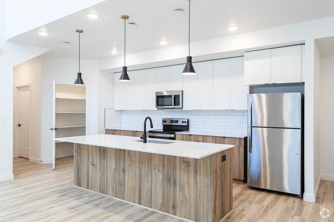 3BR, 2.5BA - 1,791SF - Kitchen