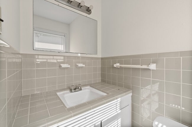 Photo - 5532 Meadow Creek Ln