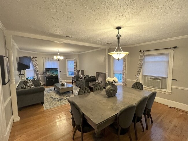 Building Photo - 74 Weston St Unit 2 Rental