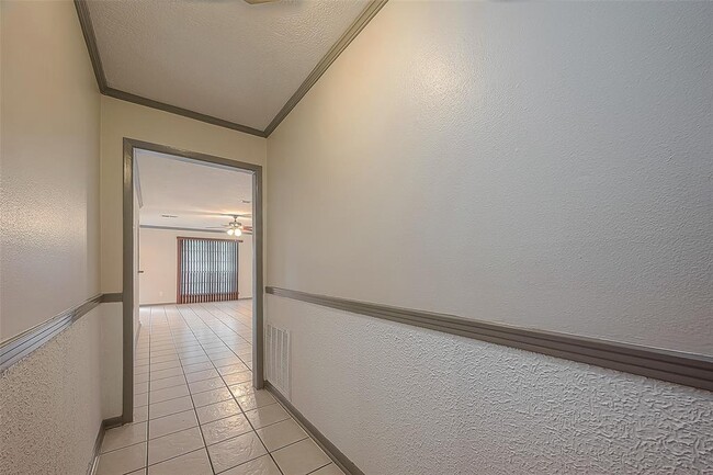 Photo - 8910 Lazy River Ln