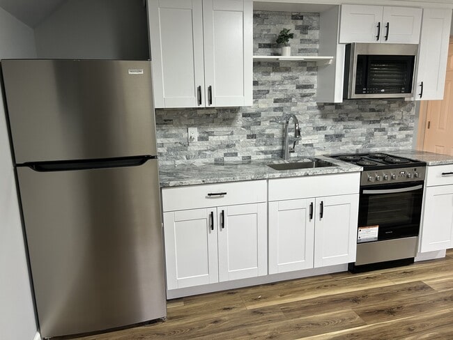 Building Photo - 47 Sequoia Dr Unit A