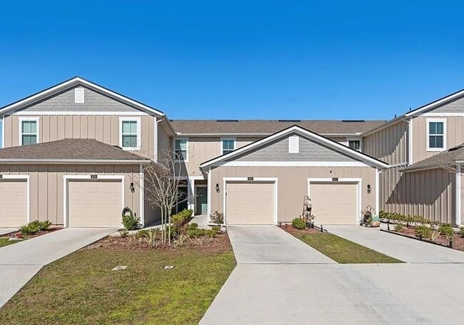 Inviting Townhouse - Inviting Townhouse