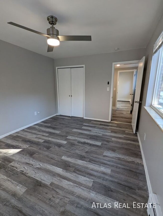 Building Photo - 5703 S Pearl St Unit 04