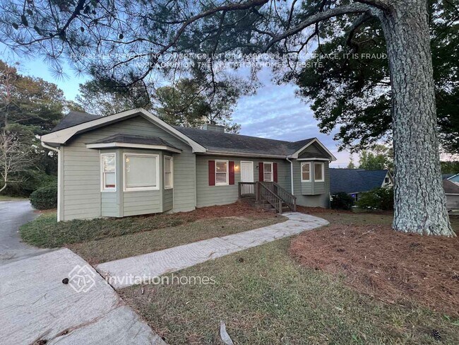 Building Photo - 2440 Sherrie Ln SW