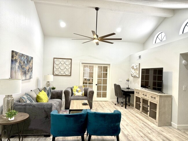 GREAT ROOM - 9040 E Winchcomb Dr