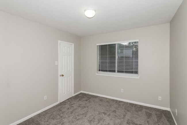 Photo - 6807 Highwind Bend Ln