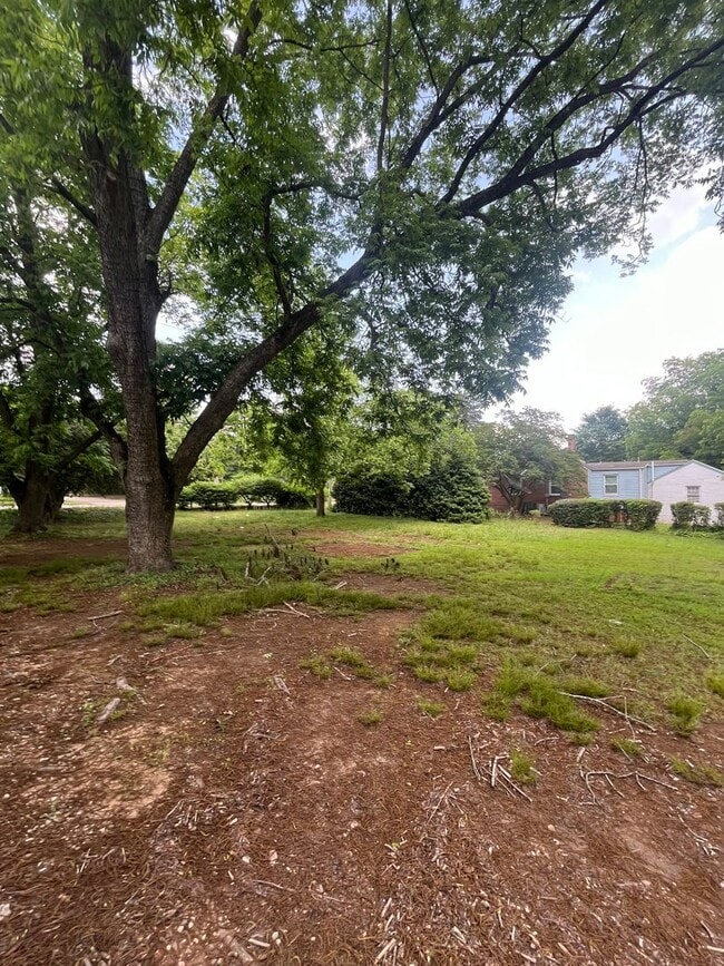 Photo - Charming 9 Bedroom Home Located In Raleigh NC!!!