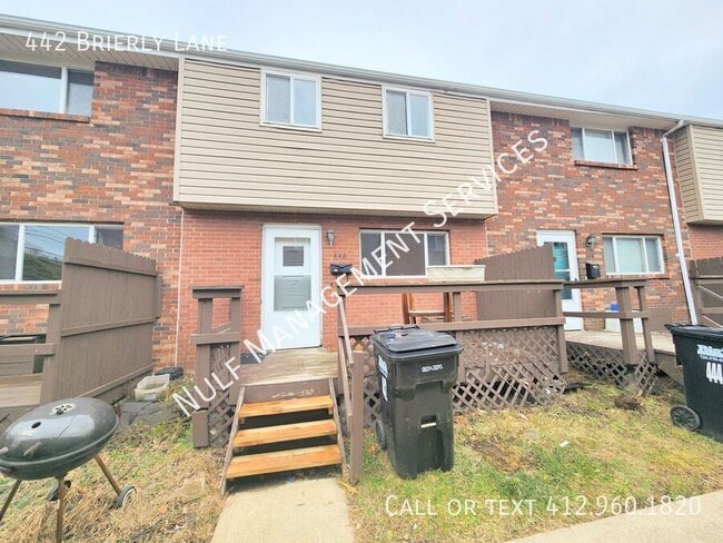 Photo - 442 Brierly Ln