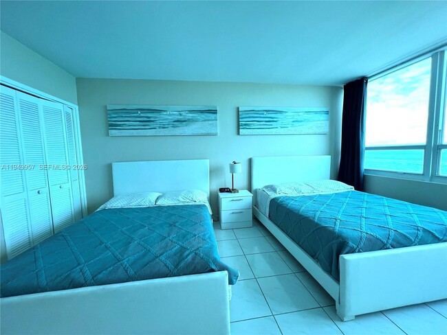 Photo - 5445 Collins Ave Unidad 1425