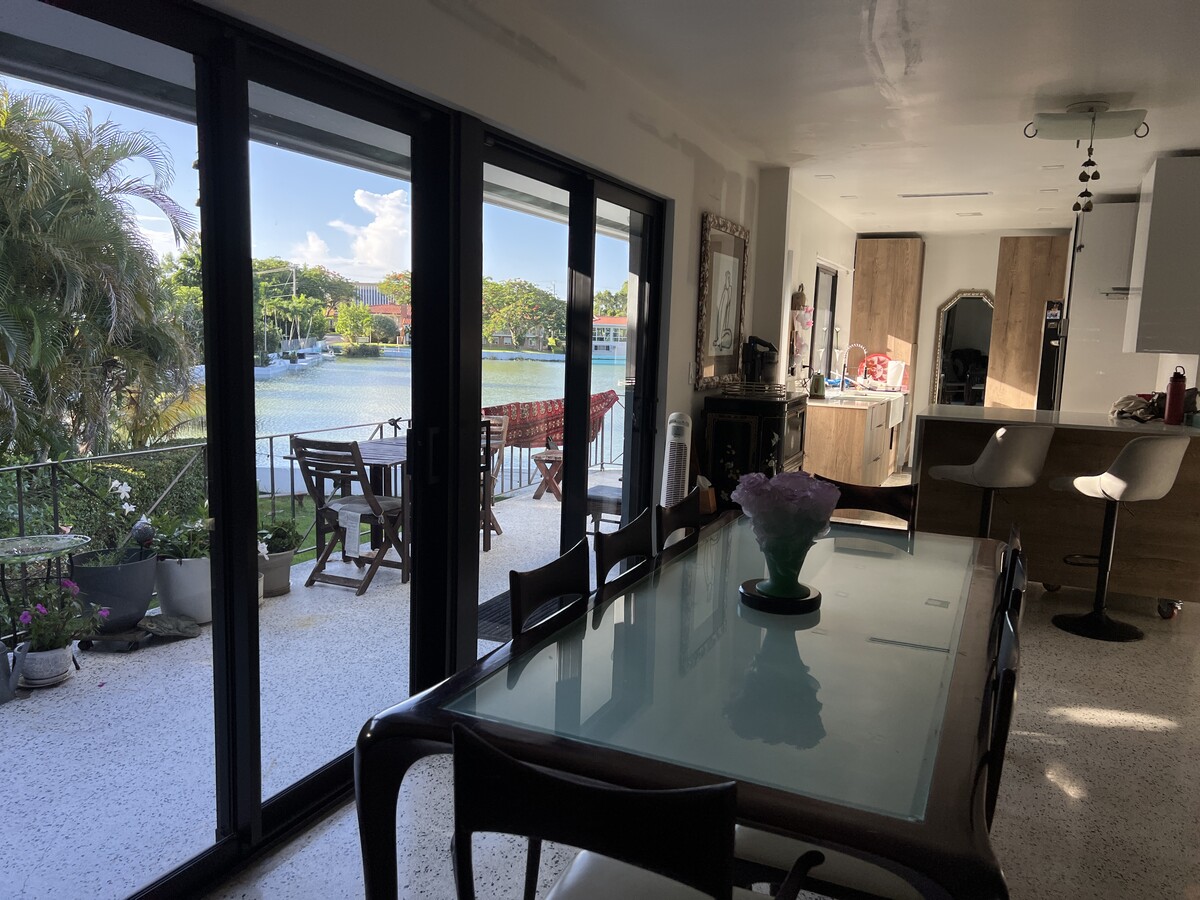 Photo - 425 NE 103rd St