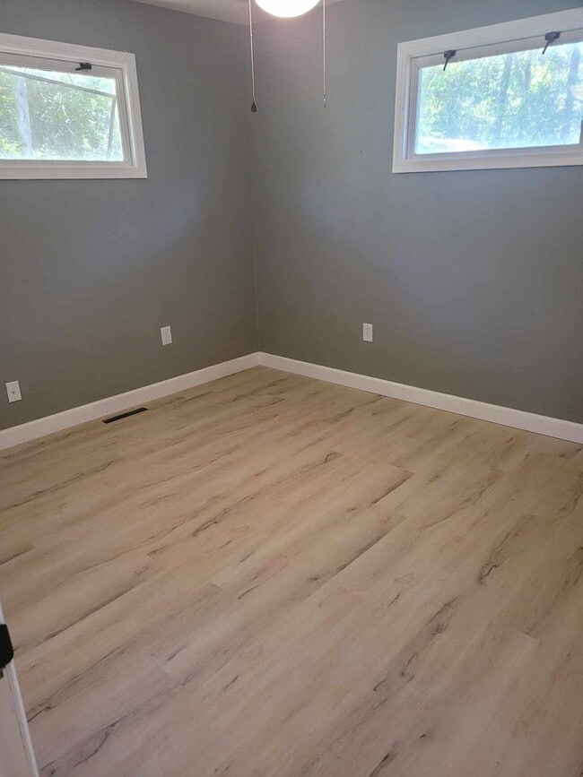 Photo - 3 Bedroom 1 Bath newly remolded available NOW House