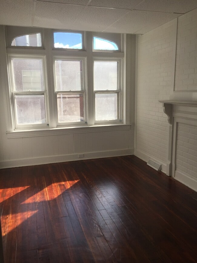 Photo - 5 Bedroom Home For Rent! York City SD