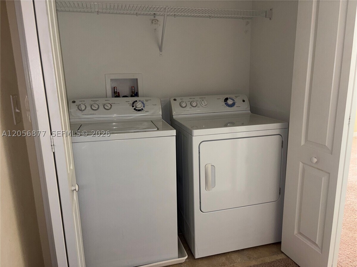 Photo - 360 Carina Cir