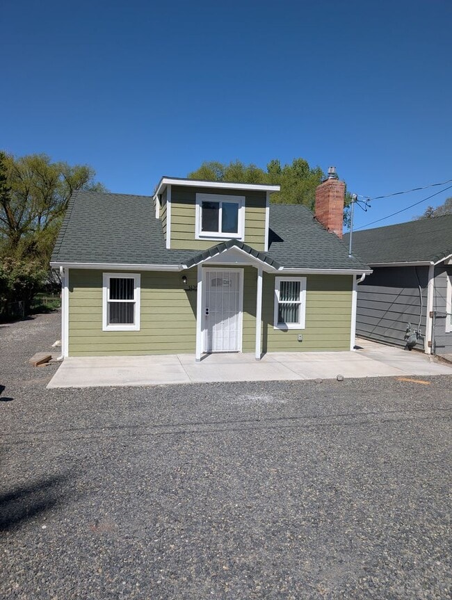 Photo - New 4 Bedroom 2.5 Bathroom House