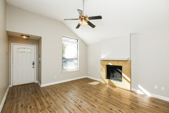 Photo - 103 Hardin Dr