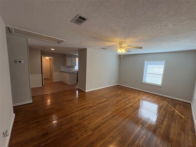 Photo - 309 Houston St