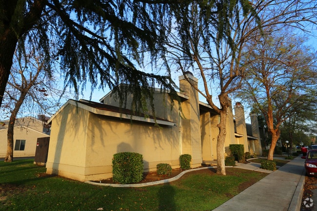 Valhalla Village - Valhalla Village Apartments