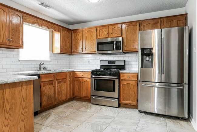 Photo - 2424 Cedar Ridge Dr