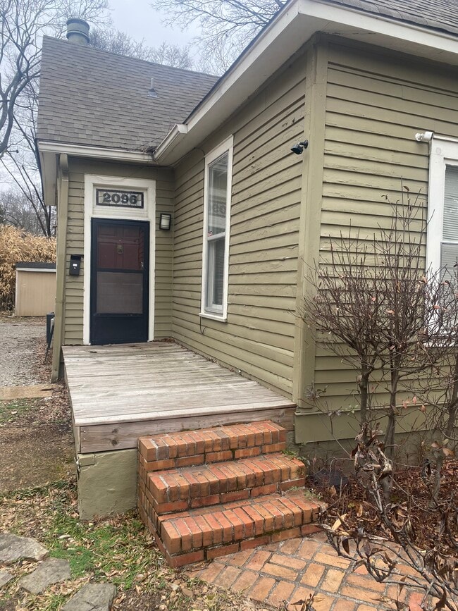 2096 Court Ave Unit 1