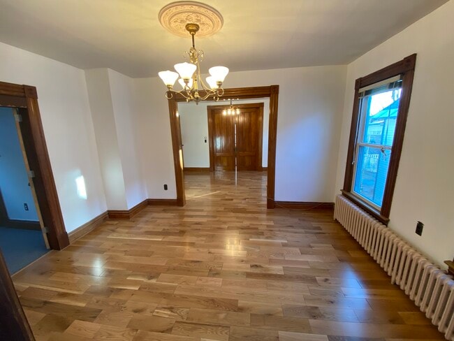 61 Collins Ave Unit Fl 2