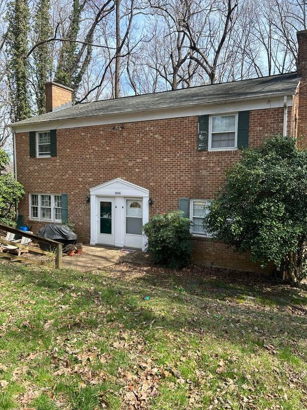 Photo - 1806 Yorktown Dr Unit B