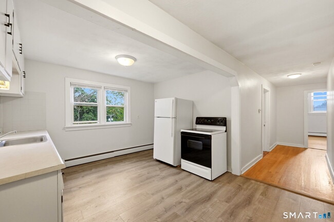 Photo - 25 Long St Unit 3