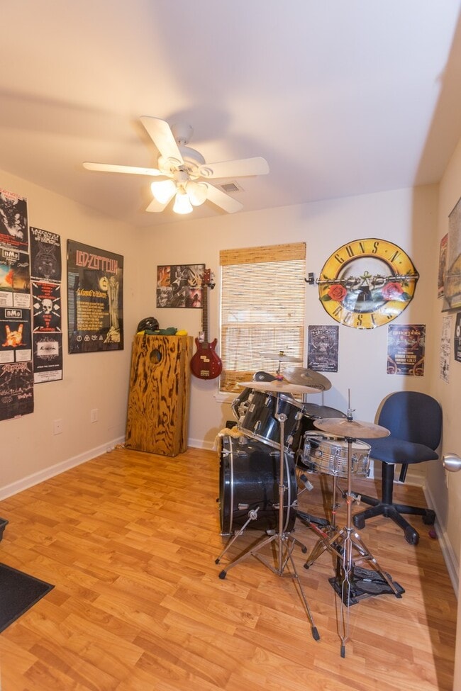 Photo - 3 BR, 2 BA House