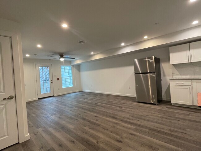 Photo - 3135 Agate St