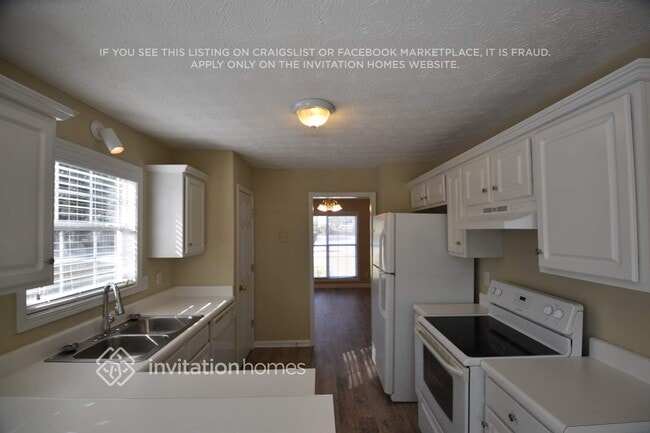 Photo - 1661 Hampton Walk Dr NE