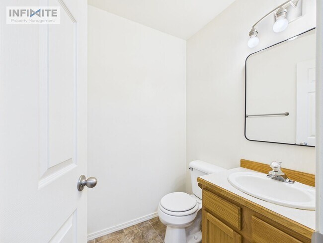 Photo - Great Three Bedroom Condo in Belgrade!