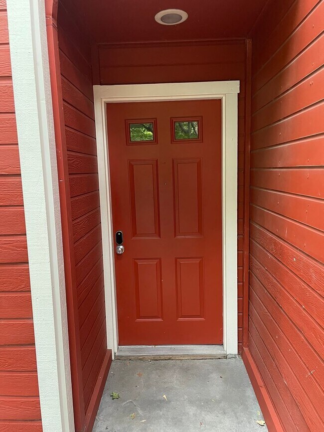 Photo - Two Bedroom 1.5 Bath Townhome unit in Standford Park HOA