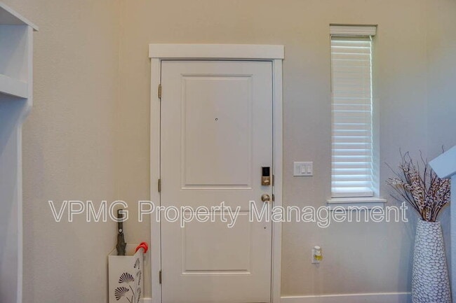 Photo - 8501 N 1st St