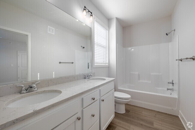 3BD, 2.5BA - 1,590SF - Second Bathroom