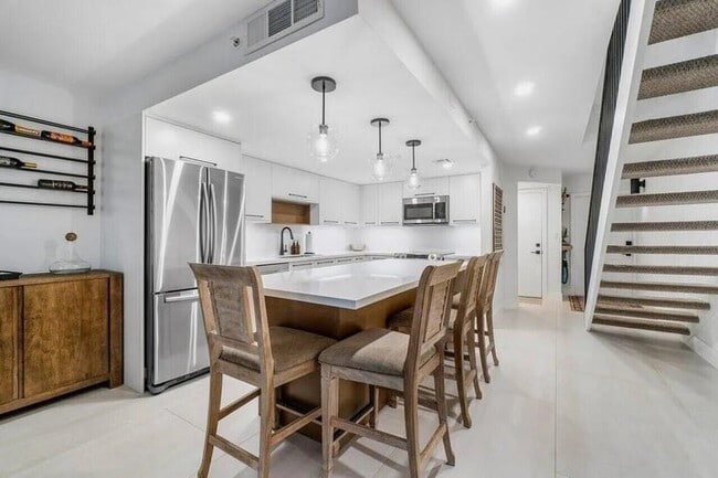 Photo - 1100 Scotia Dr