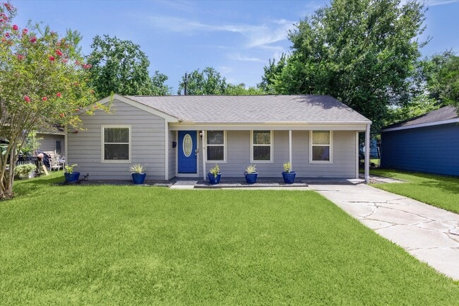 Photo - 5014 Yellowstone Blvd