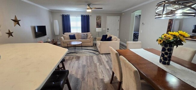 Photo - 712 Artesia Ave