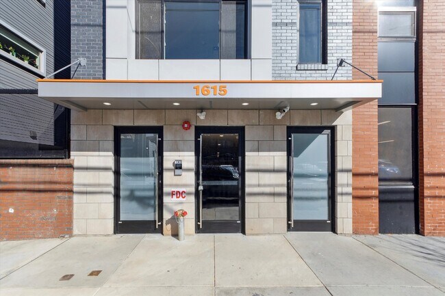 Photo - 1615 Poplar St Unit 3