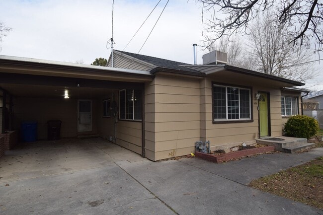 Photo - Bright Midvale 3 Bed – Near Fashion Place & Fort Union!!!