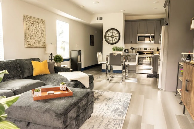 Photo - 431 Leboeuf St