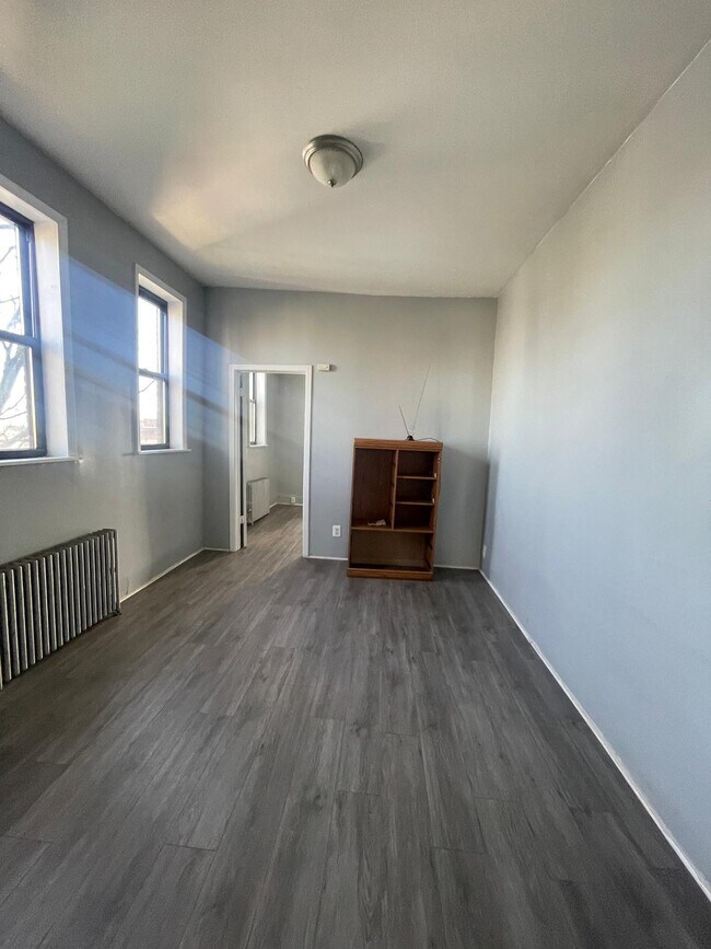 8 St Paul st 4R - 11 Saint Pauls Ave Unidad 4R