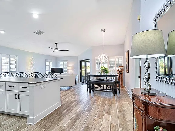 Building Photo - Huntington