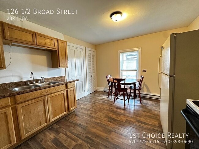 126 1/2 Broad Street- - 126 1/2 Broad Street- House