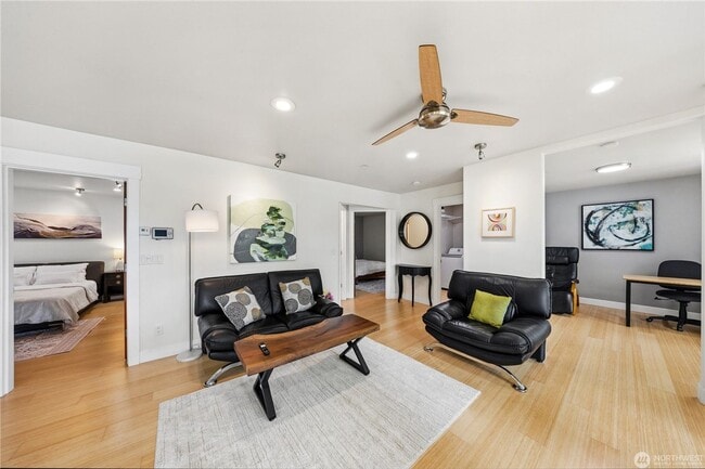 Photo - Elevated 2-Bedroom Home with Lake Sammamish Views