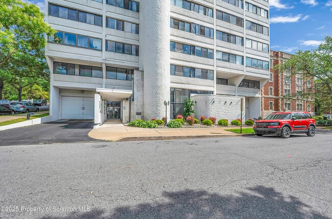 Photo - 550 Clay Ave
