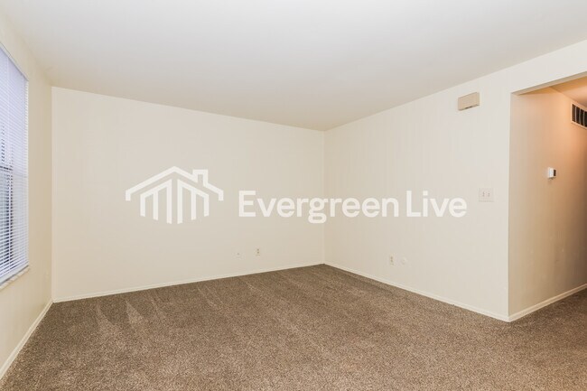 Photo - 7977 Mt Hood