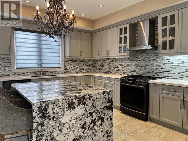 Photo - 602 Lake Dr S